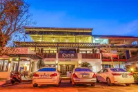 Baantalay Thungwualaen Các khách sạn gần Wat Kaeo Prasert