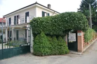 Villa le Rose Hotels in Cavour