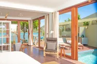 Cocoa Cove Resort - Pools