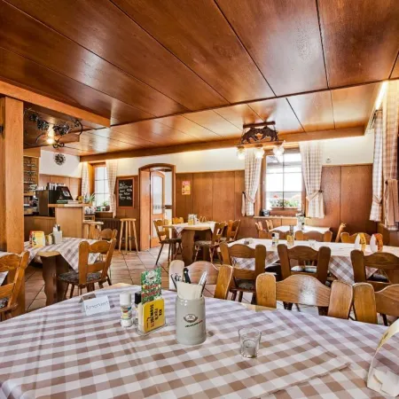 Landgasthaus Kreuz Beim Tom