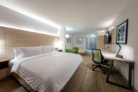 Holiday Inn Express & Suites Petersburg/Dinwiddie Hotels in Dinwiddie County