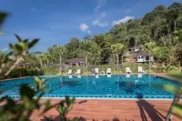 Khaosok Rainforest Resort Hotels in Phanom