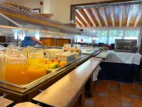 Somriu Hotel Vall Ski - 朝食