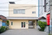 RedDoorz Syariah Near Suncity Mall Sidoarjo Hotels in der Nähe von University of Muhammadiyah Sidoarjo