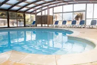 Domaine de l'Adoux Hotels in Montclar