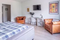 Millners Plaza Hotels in Tibro