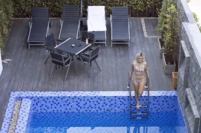 Plumeria Maldives Hotel a 