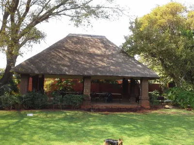 Prinshof Manor Guesthouse Hoteles cerca de West End Center