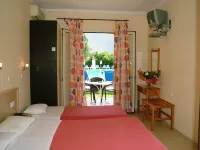 Kamari Apartments Hotels in Thinali