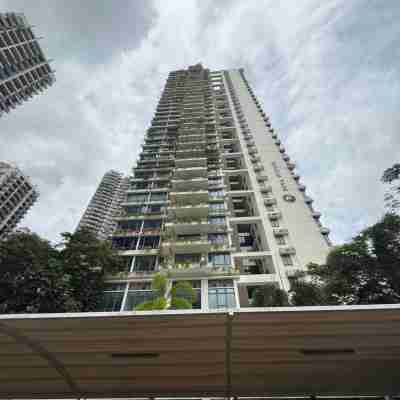 GYDEN STAYCATION PARTY HOME #Regalia Park Forest City for 13-15 Pax Hotel Exterior