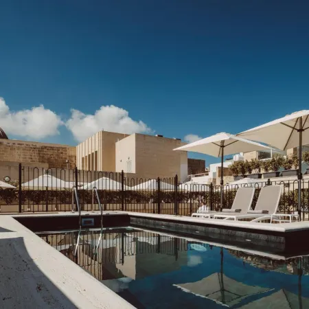 San Karlu Hotel