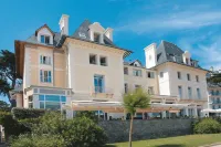 Hôtel Vacances Bleues Villa Caroline โรงแรมใน
