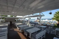 Silver Sands Beach Hotel - servizio colazione