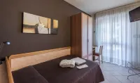 Hotel Montebello - parking