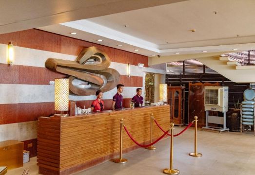 Crown Regency Resort