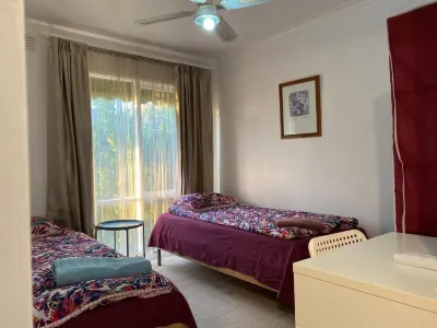Ada Homestay Các khách sạn gần Tlig