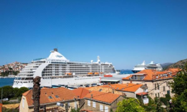 Apartments and Rooms Villa Naida