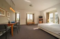 Fletcher Hotel Restaurant de Witte Raaf Hotels in Lisse