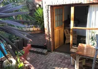 A la Martha's Air-Port Guest House Hotels near Arkenstone