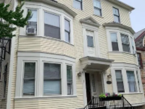 Cleveland House Inn Hotels in Newport