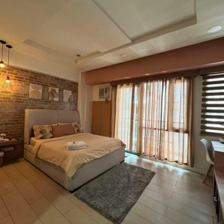 Lovely Unit with free wifi & netflix I across Naia Terminal 3 airport