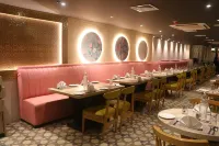 SK Premium Park at World Square Mall - 4 stelle