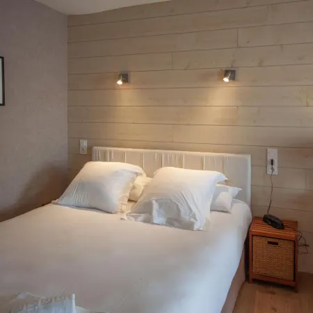 Lhotel Отели в г. Туар