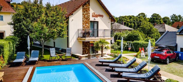 Barackvirág Apartmanház Hotels in Balatonfuredi