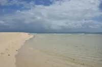 bahari pori resort - ที่มีบาร์