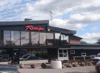 โรงแรมรอนจา โรงแรมใน