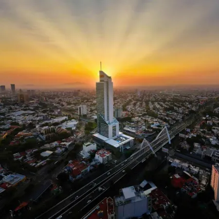Riu Plaza Guadalajara Отели рядом с достопримечательностью «Стадион «3 марта»»