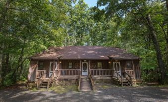 Springmaid Mountain Retreat & Stables
