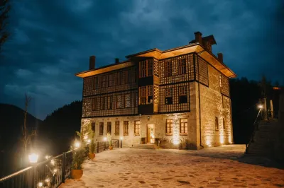 DUDİ Konak Hotel Hôtels à : Guroluk Koyu