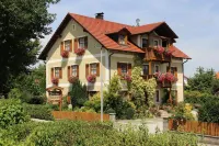 Gäste-Haus Rösch Hotels in Worth an der Donau