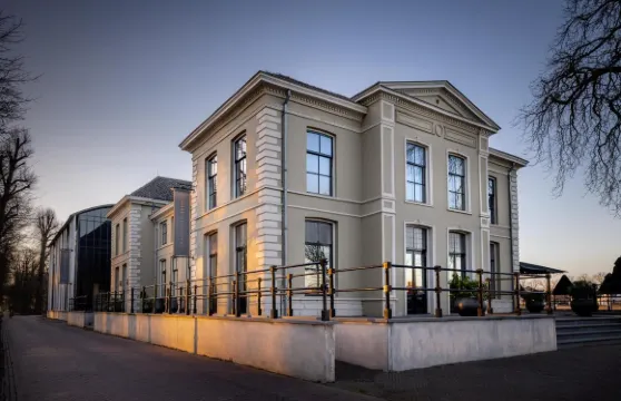 艾瑟爾河畔枕頭華麗精品酒店