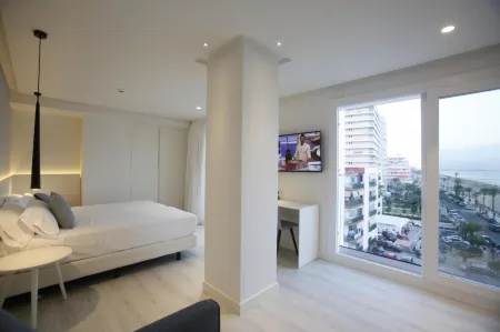 Hotel María Cristina Отели в г. CAlig