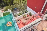 The Social Hub Madrid 4 star - Rooftop Pools