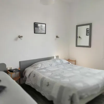 Hotel Araur Hotels near Aire Camping Car LES PEUPLIERS