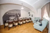 Hotel & Apartments U Černého Orla Hotel di Trebic