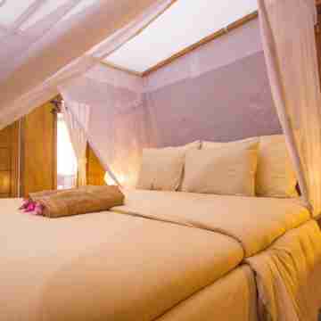 Color Cottage Rooms