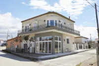 Romilia Guesthouse Hoteles cerca de Beach at the port of Fanari
