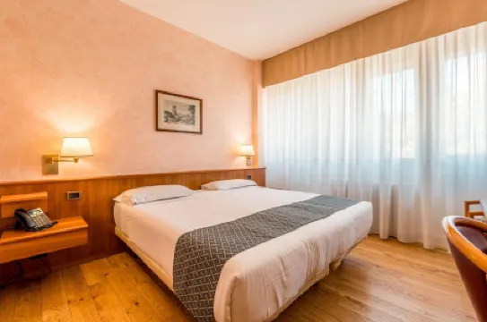 Crystal Hotel Varese