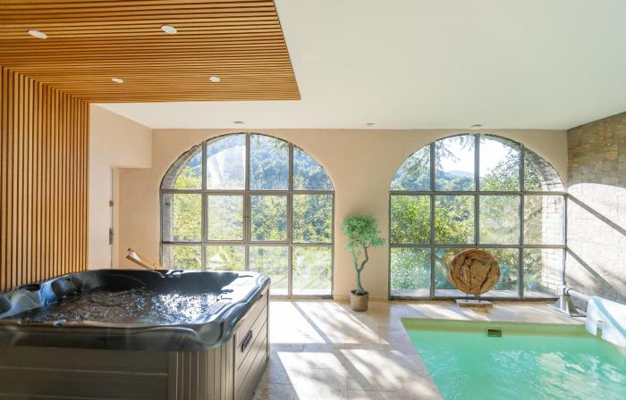 Le Mas Fraissinet - ACCES ESPACE DETENTE pour toutes les chambres sauf la suite COCON qui a son Jacuzzi privé
