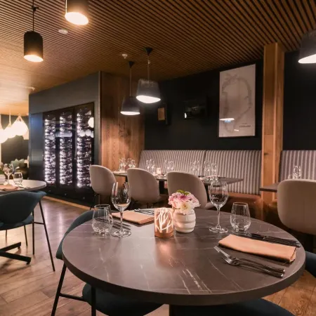 Svalbard Hotell | Polfareren
