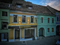 Extravagance Hotel - parking