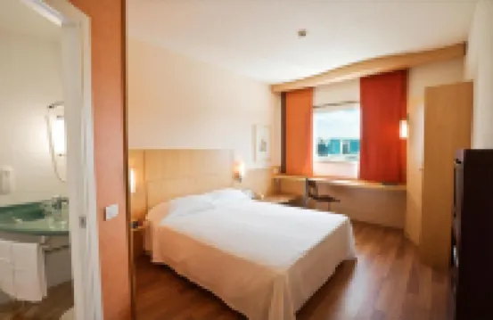 Hotel Rafael โรงแรมใกล้Cimiano