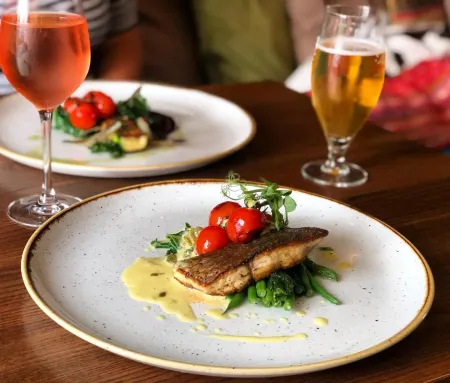 Crouchers Hotel Отели в г. Север Мандхэм