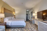 Holiday Inn & Suites MADISON WEST - MIDDLETON by IHG - Airport Shuttle