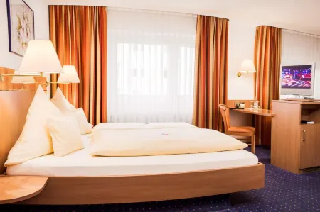 Hydepark Отели в г. Энгстинген