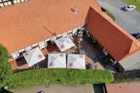 Hotel Deutsches Haus Отели в г. Гифхорн